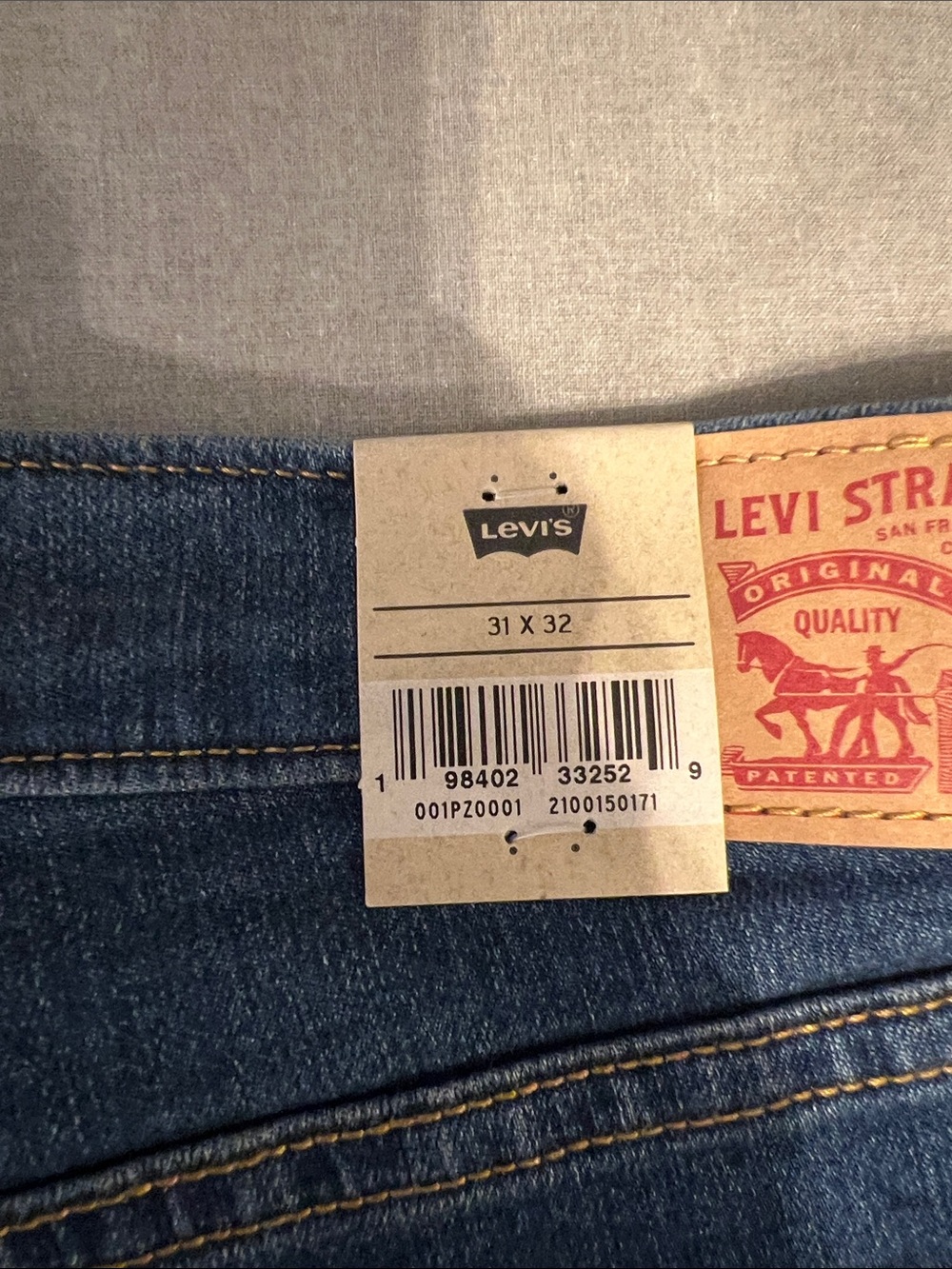 NWT Levi’s 318 shaping wide leg jeans. 31x32 - Picture 4 of 4